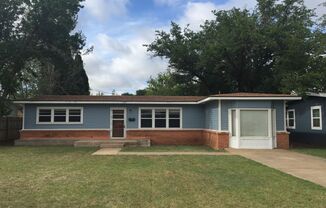 Cute Home Located Minutes From Elementary & Medical District!