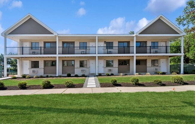 Modern Living, Perfect Location FALL MOVE IN SPECIAL!