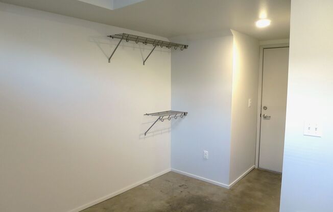 Studio, 1 bath, 146 sqft, $870, Unit 31-E102