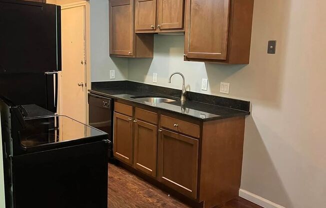 1 bed, 1 bath, 650 sqft, $1,050, Unit 28-101