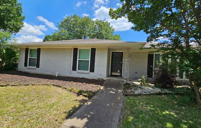 216 WESLEY DR