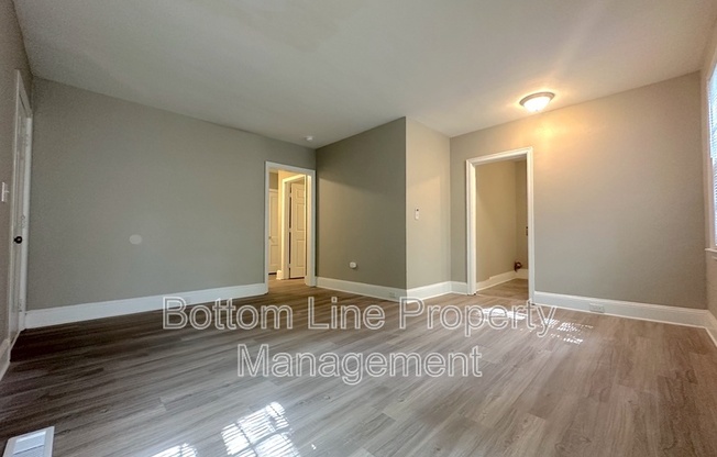 2438 COLUMBUS CIR