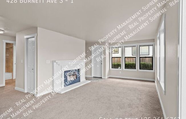 428 BURNETT AVE S