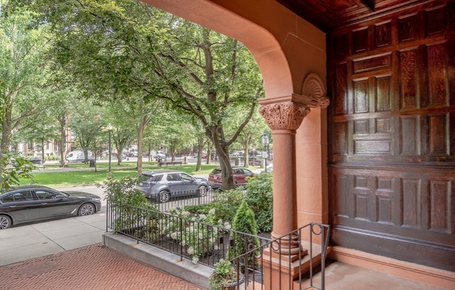 290 Commonwealth Ave.