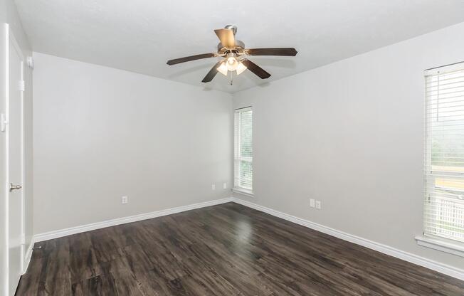 1 bed, 1 bath, 586 sqft, $694