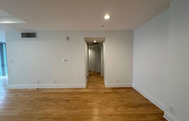 2 beds, 2.5 baths, 1,300 sqft, $3,995, Unit 203