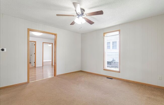 4 beds, 3 baths