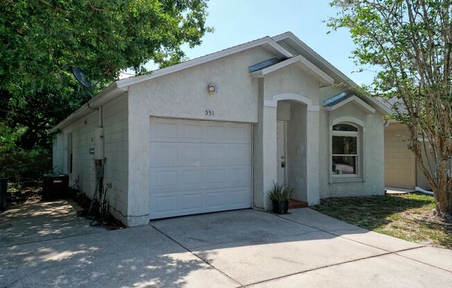 Spacious 3 Bedroom 2 Bath home with 1 car garage available now in Altamonte Springs! $100 off first months rent