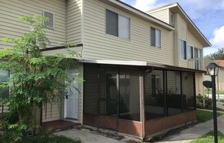 2 Story Condo. Lovely 2 bed/1.5 bath condo