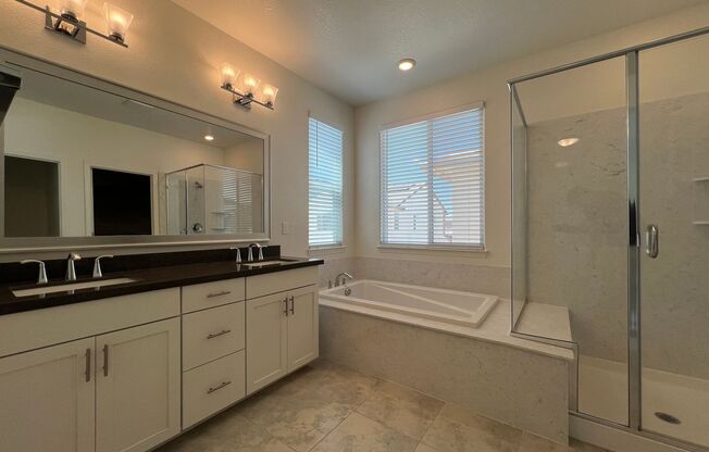 Gorgeous Like-New 4 Bedroom!