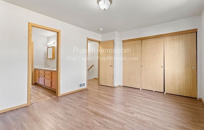 Charming Two Bedroom, One and a Half Bath Home in Southeast Portland, OR