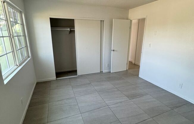 2 beds, 1 bath, 843 sqft, $2,400