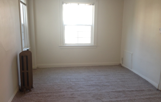 1 bed, 1 bath, $915, Unit 302