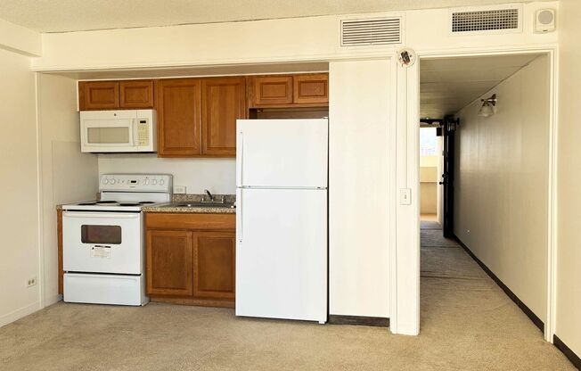 1 Bd / 1 Bth Ocean View Unit in Waikiki!