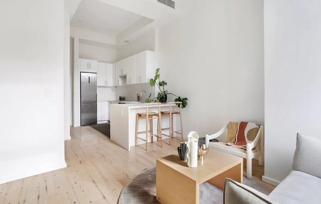 1 bed, 1 bath, $3,400, Unit 2-B