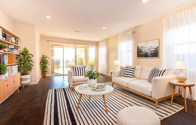 4 Bed / 2.5 Bath Home with Premium Panoramic Views in Sorrento Valley!