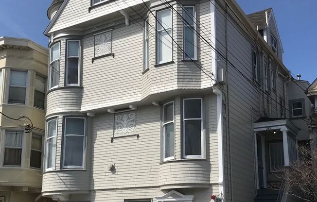 1 bed, 1 bath, $2,400, Unit 1