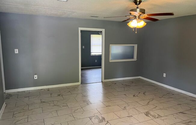 SPRING MOVE-IN SPECIAL: $300 OFF 1ST MONTH'S RENT!