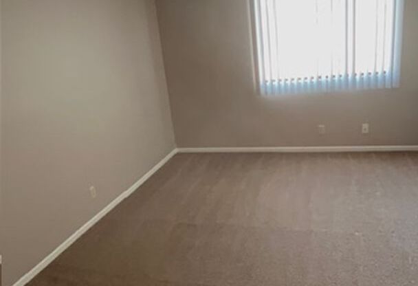 1 bed, 1 bath, 615 sqft, $839, Unit 230
