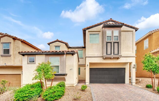 ADORABLE 4 BEDROOM HOME NEAR HOLLYWOOD & E SAHARA!