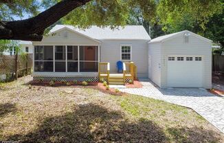 1421 Paloma Ln