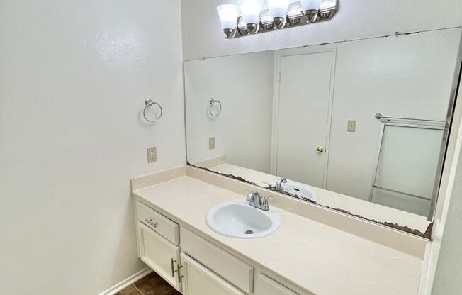 2 beds, 2 baths, $2,995, Unit #307