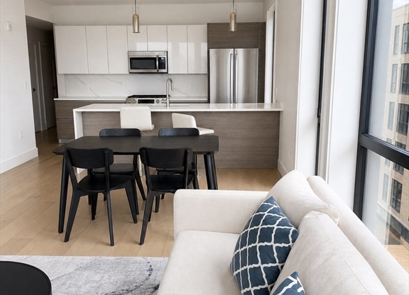 2 beds, 2 baths, 1,089 sqft, $4,500, Unit 501