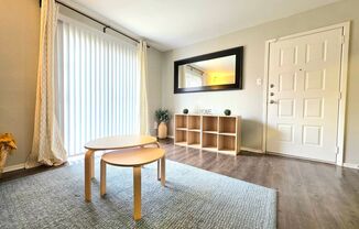 1 bed, 1 bath, 753 sqft, $819, Unit 914