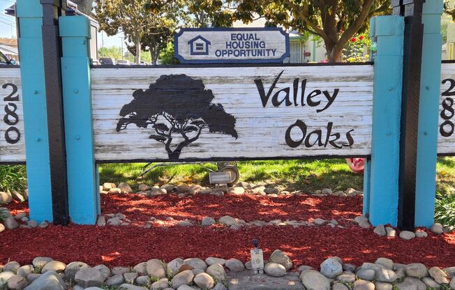 Valley Oaks Apartment