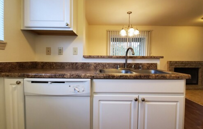 1 bed, 1 bath, 800 sqft, $1,575, Unit 1623