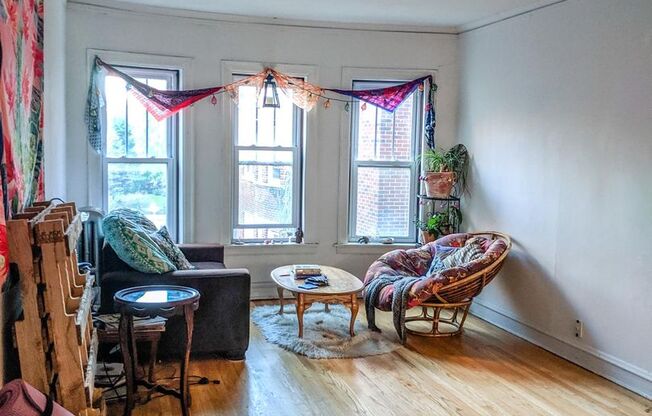 1 bed, 1 bath, 920 sqft, $1,750, Unit 5210D-2