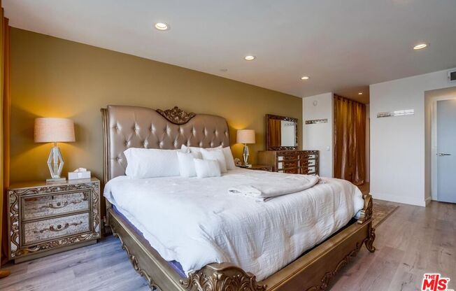 2 beds, 2 baths, 1,377 sqft, $5,750, Unit 802