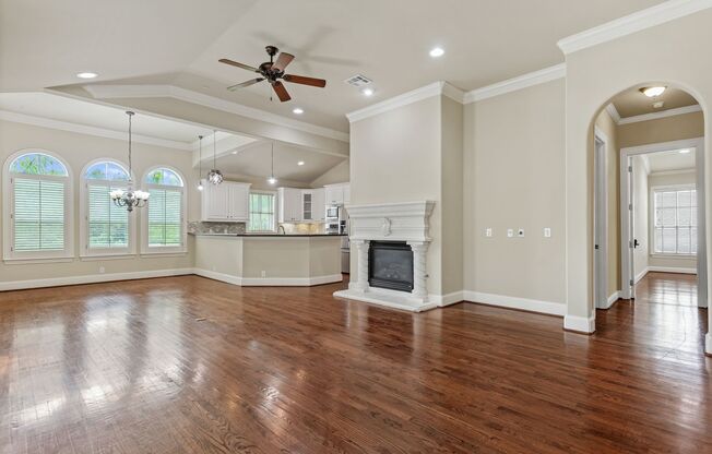 Luxury Highland Park Condo with gas and water