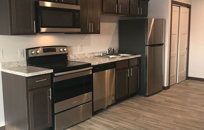 Studio, 1 bath, 527 sqft, $925