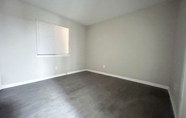 3 beds, 1 bath, $1,495, Unit Unit 3