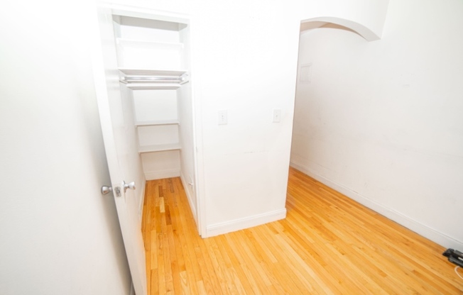 312-320 W 23rd Street 1A