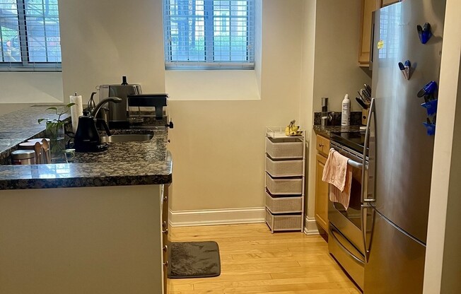 2 beds, 1 bath, 935 sqft, $3,850, Unit B301