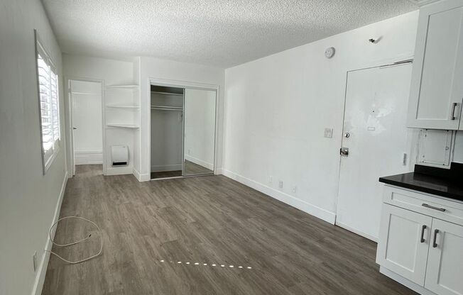 Studio, 1 bath, 350 sqft, $2,095, Unit 6