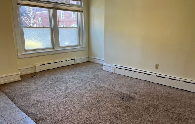 1 bed, 1 bath, $1,150, Unit 132 N. Prince St.