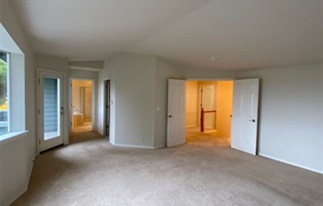 3 beds, 2.5 baths, $4,250, Unit # #A