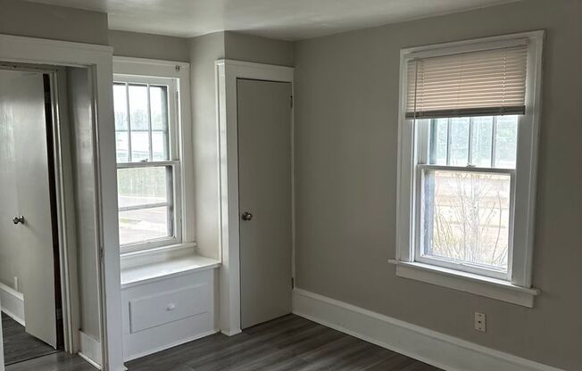 3 beds, 1 bath, $1,300