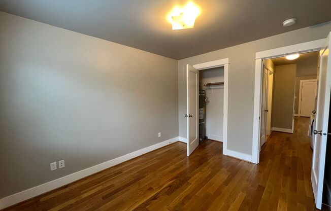 2 beds, 1 bath, $2,095, Unit 03