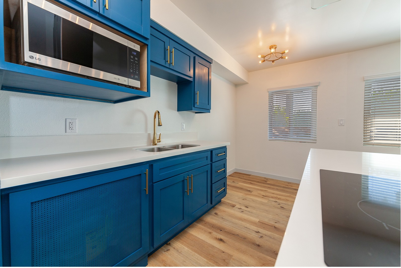Move In Special $500 Off First Month's Rent - $1,895 Beautiful 1 Bedroom and 1 Bath