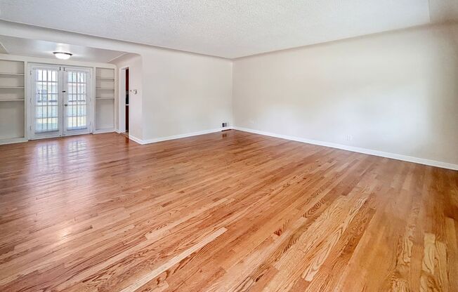 $0 DEPOSIT OPTION! UNIVERSITY PARK/DU, BEAUTIFUL RANCH HOME, 3 CAR GARAGE, HARDWOOD FLOORS, SOLAR PANELS!