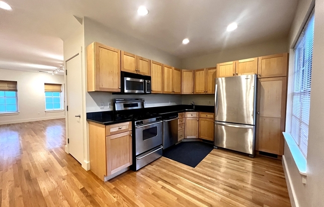 2 beds, 1.5 baths, 1,374 sqft, $4,500, Unit 15