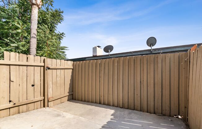 3 beds, 1.5 baths, 1,110 sqft, $2,950, Unit 16