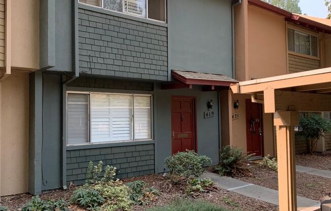 Adorable 3 Bed 1.5 Bath Covell Commons Condo