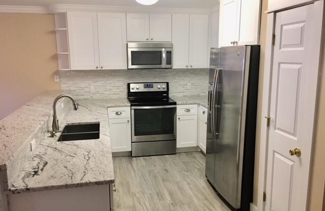 Remodeled 2 Bedroom 2.5 Bath 1 Car Garage Property for Rent!