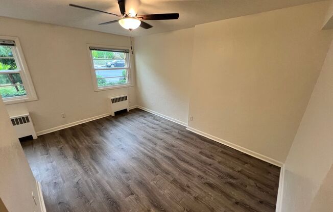 Studio, 1 bath, 374 sqft, $1,150, Unit 102