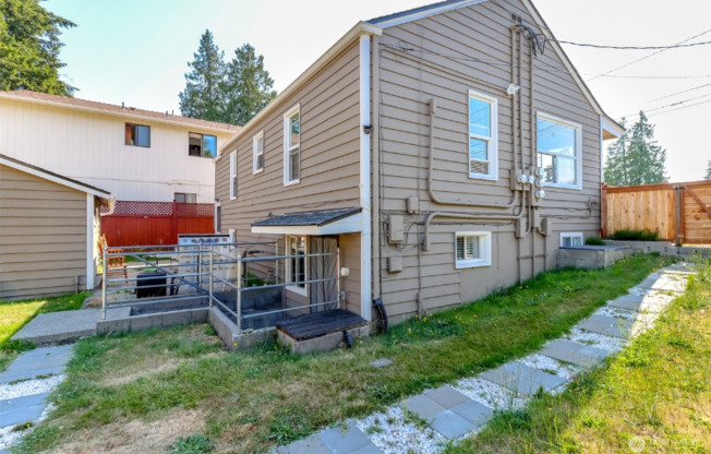 14630 11 AVE SW